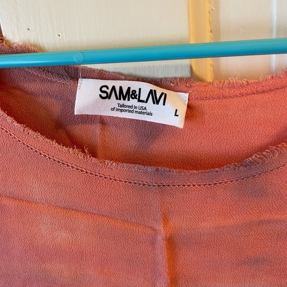 Sam and Lavi top - Picture 2 of 3